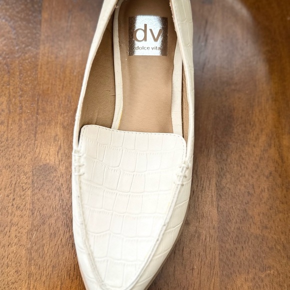DV Dolce Vita Cream Croc Embossed Flats – Pointed Toe Slip-On Loafers Chic. - Picture 3 of 7